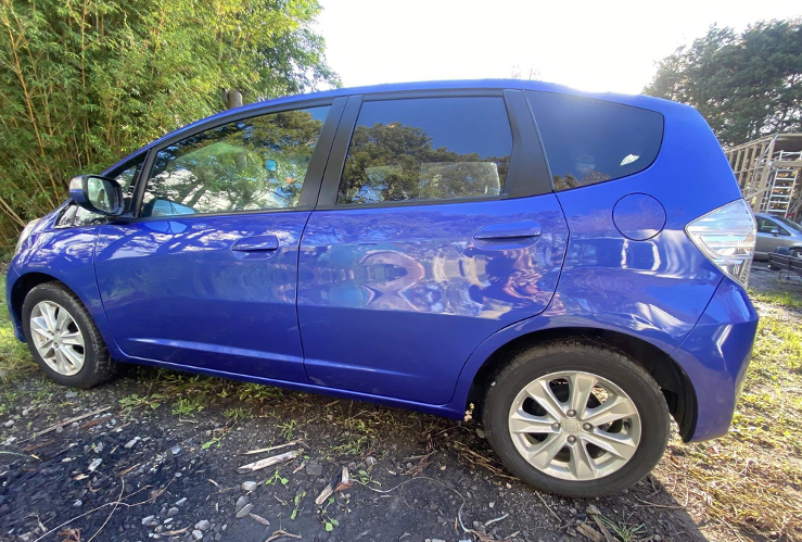 Honda Fit/Jazz - Body repair, Paint job (metallic blue)