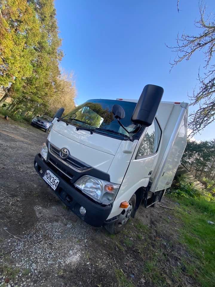 Toyota Dyna - Major accident repair, Welding, Panel pulling, Parts replacement, Electrical repair, Complete restoration